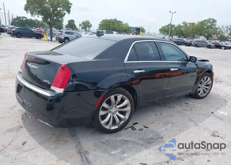 2015 Chrysler 300C Platinum z USA, uszkodzony, nr VIN 2C3CCAPG6FH893670